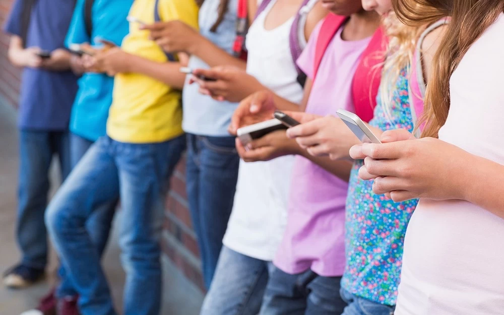 
Swedish doctors: children under two years old should not be given gadgets with screens