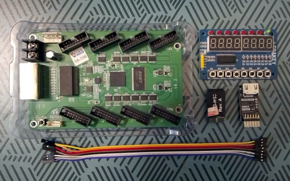 Adaptation of the Colorlight 5A-75B board for the examples of the 