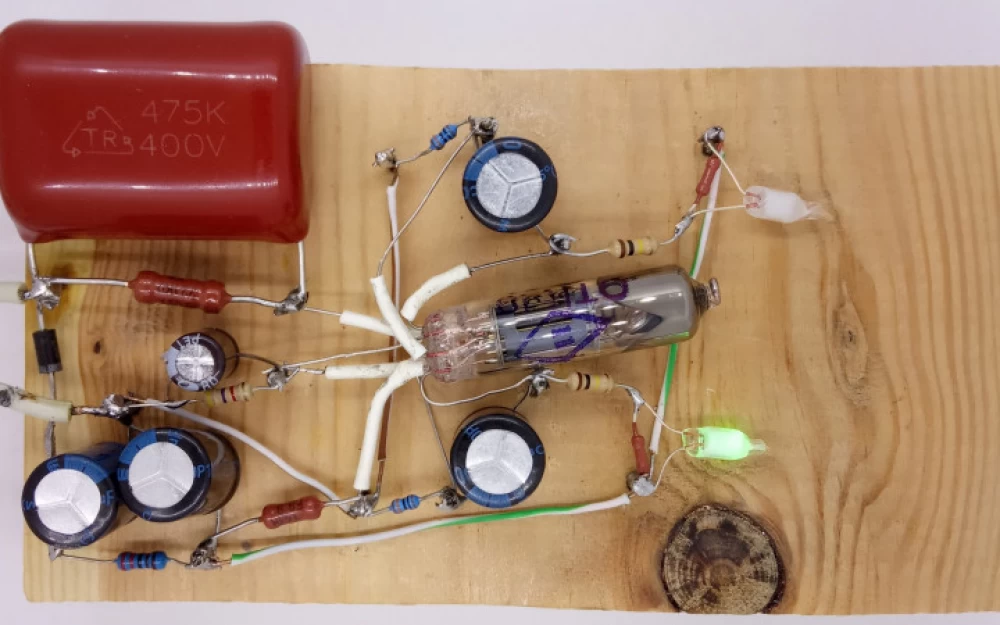 Warm Lamp Multivibrator