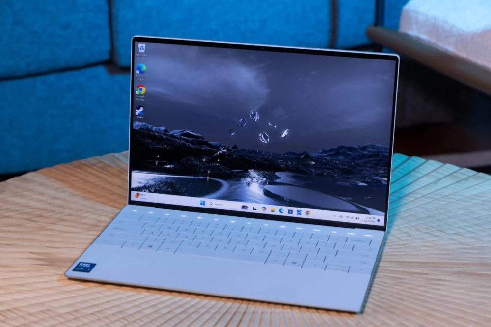 Smart speaker with poor voice recognition and limited features.