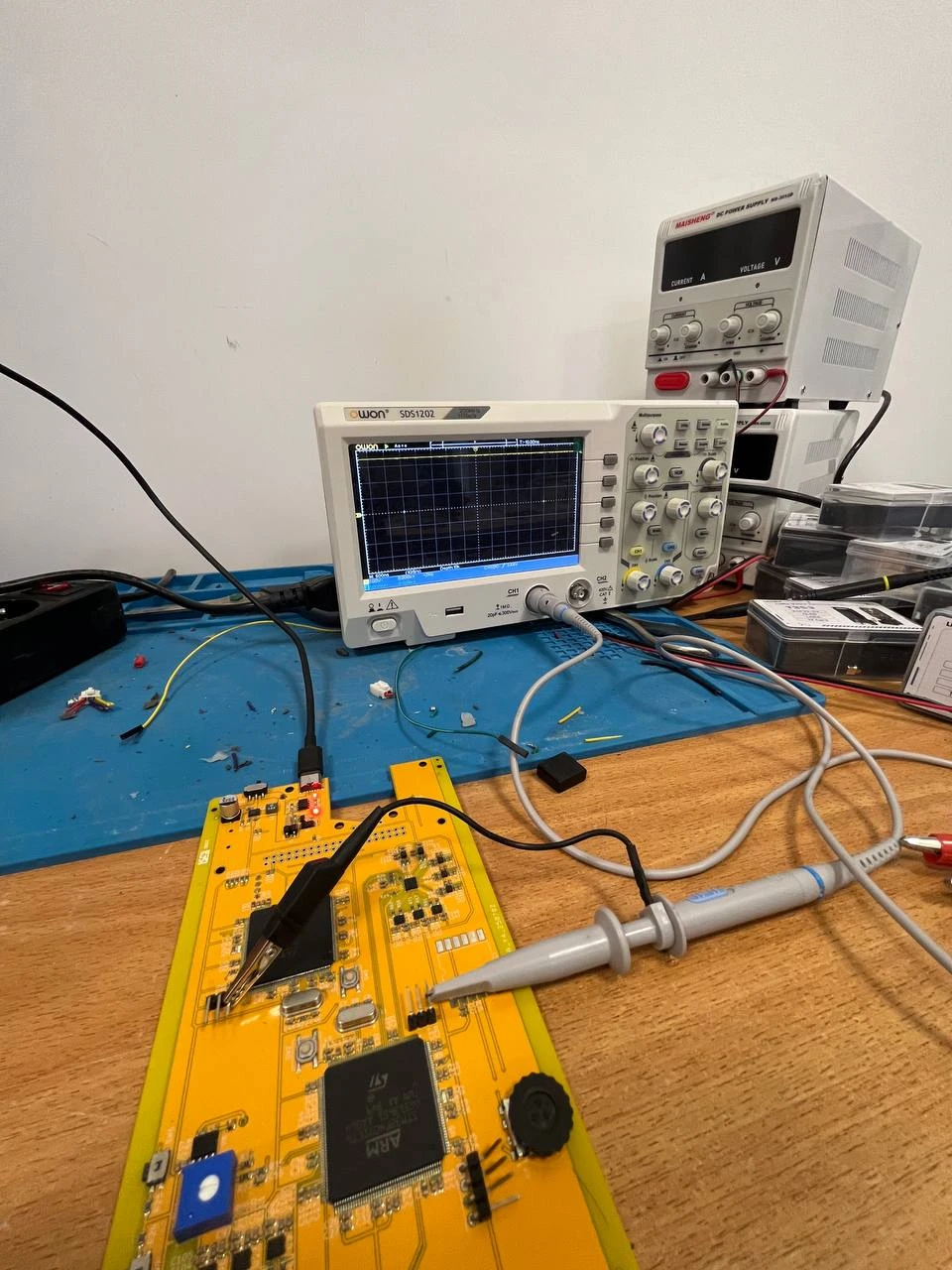 Functional testing and pin testing on the oscilloscope