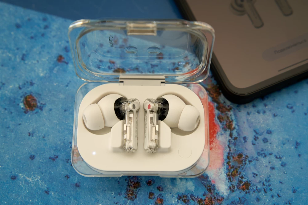 Nothing Ear: sound harmony framed by clean lines and simplicity