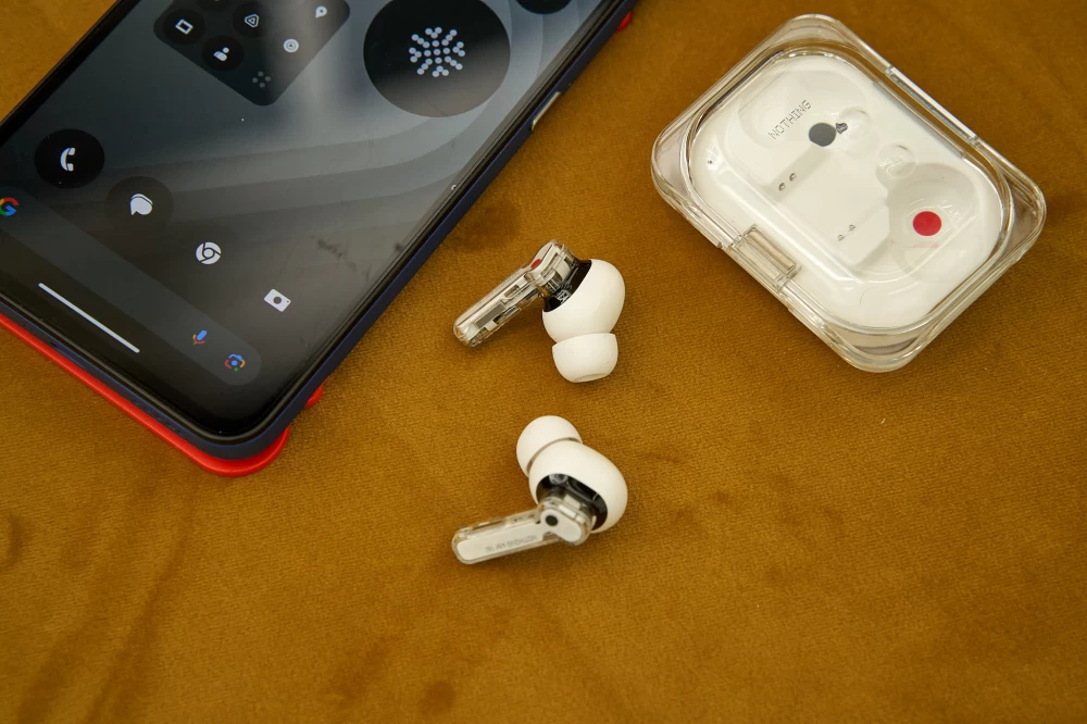 Nothing Ear: innovations in every element embodied in minimalism