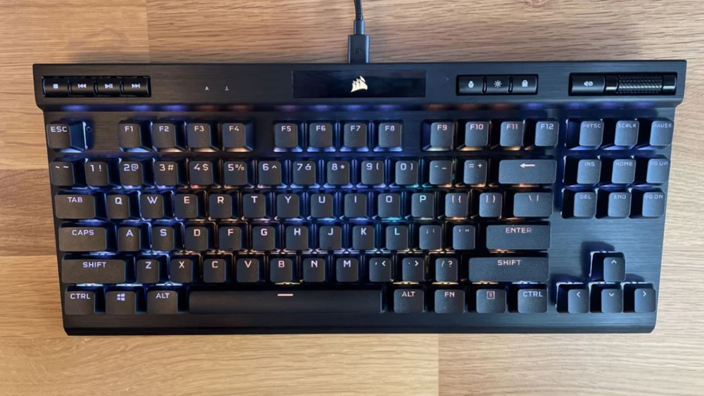 
Keyboard with ergonomic design and additional macro keys
