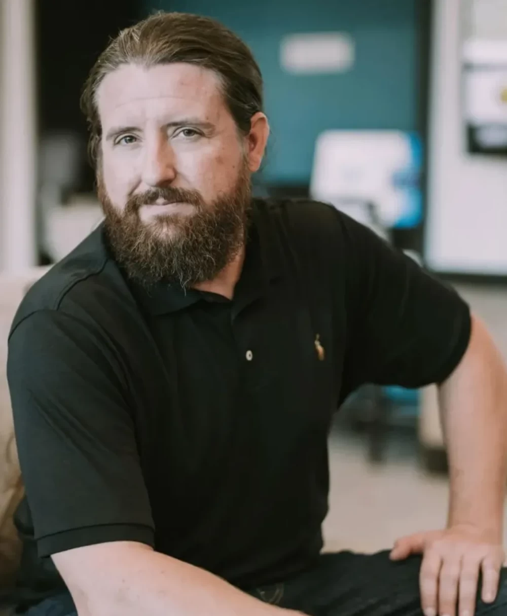 This is no longer a generated image, but the hero of the litigation himself