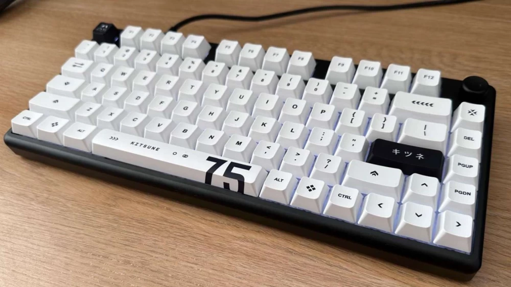 Arbiter Studio Polar 75 Pro keyboard with magnetic switches on the desktop.
