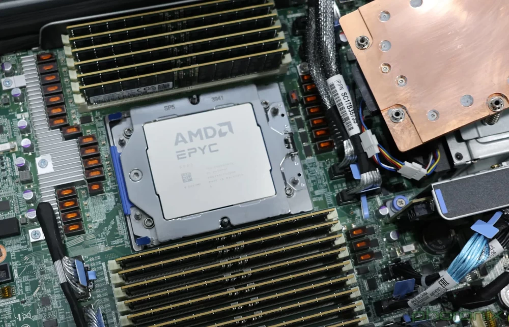 Server system based on EPYC 9005.
