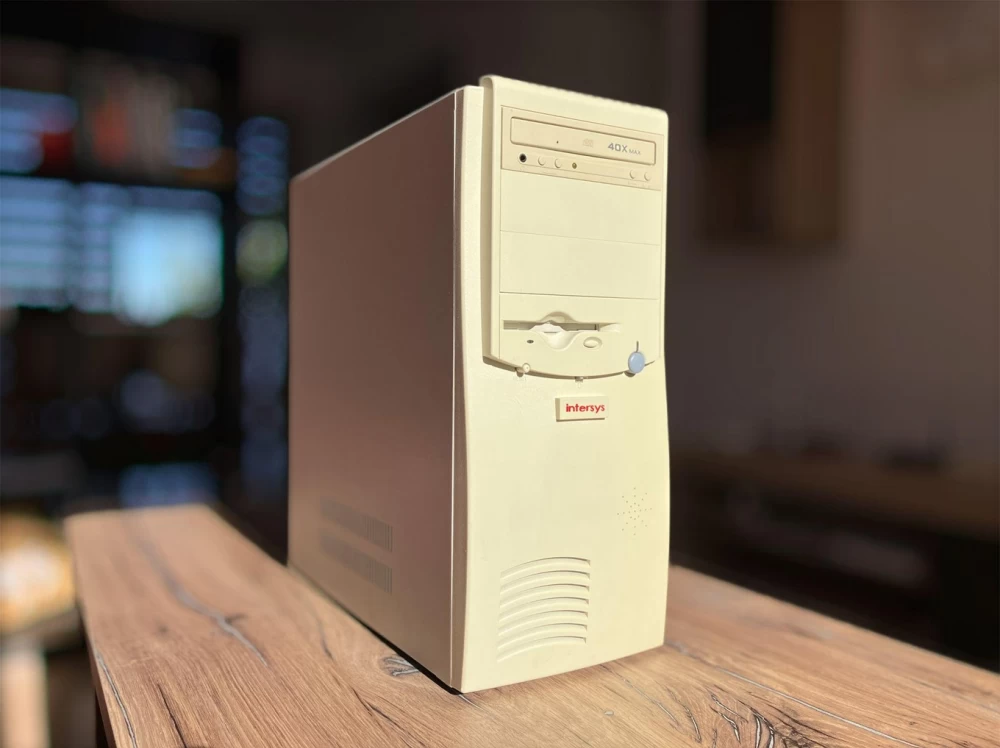 My retro computer in action: memories of childhood and nostalgia.