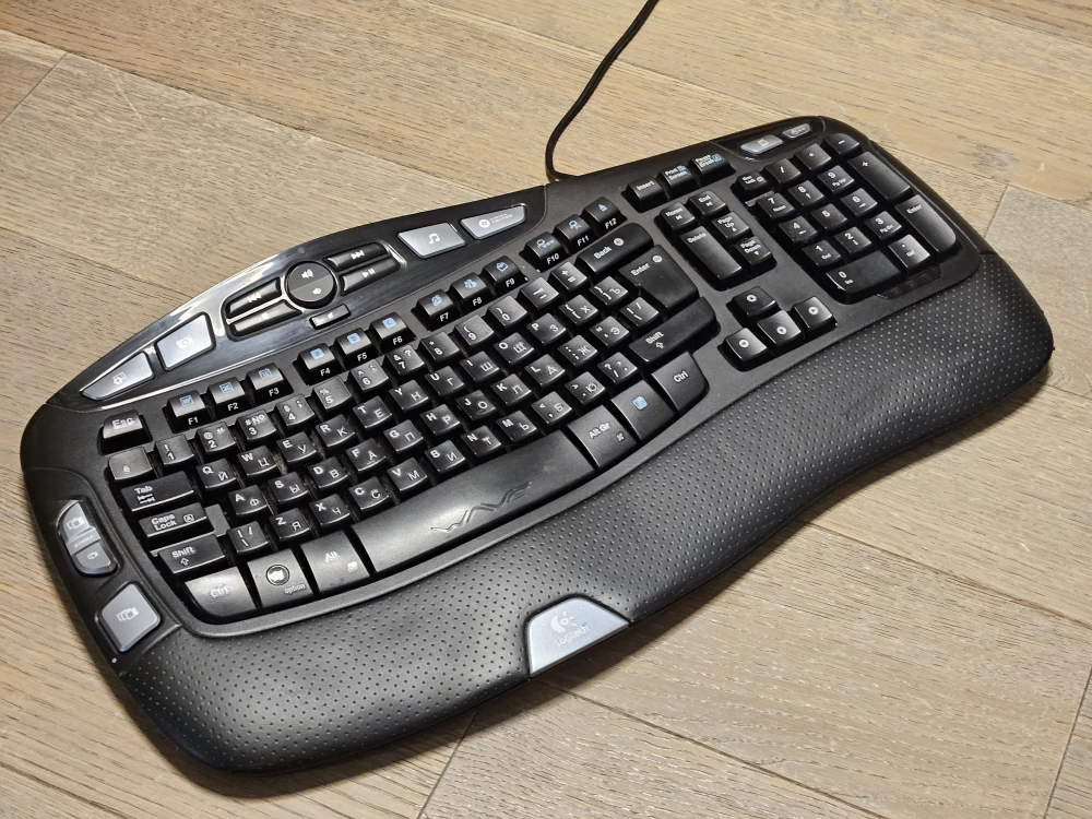 Logitech Wave (K350)
