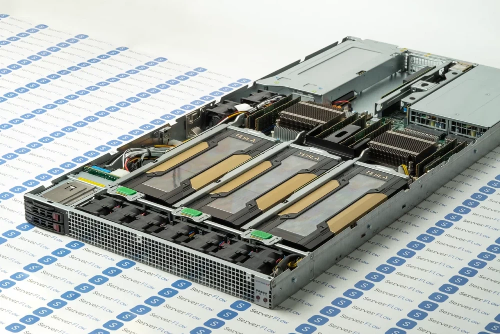 Infographic on downtime and reliability of cloud services.