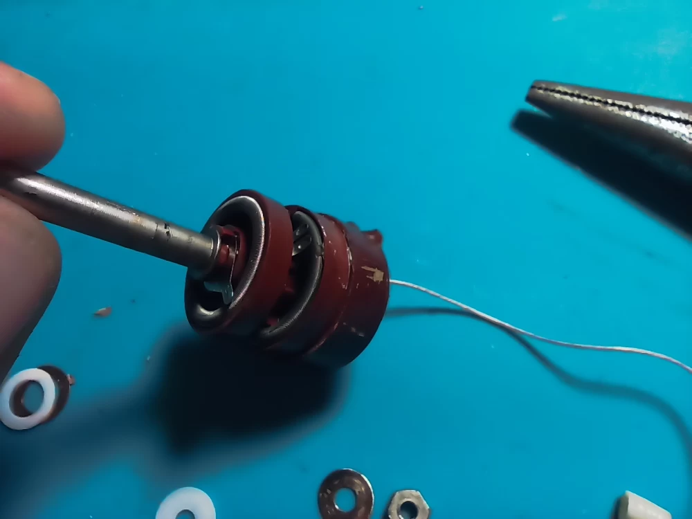 
Resistor with two leads for connection in an electrical circuit.
