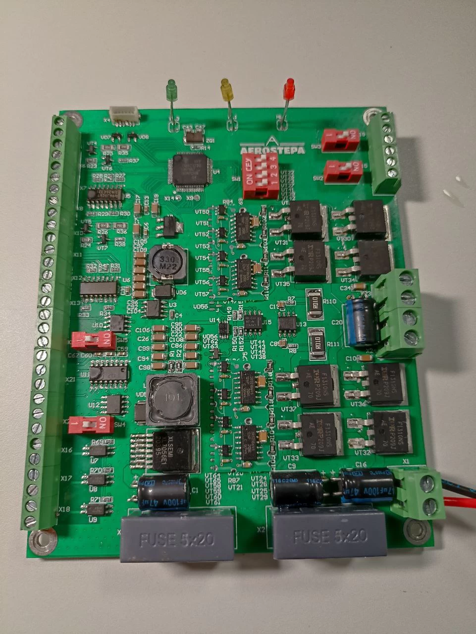Stepper motor control controller with feedback function