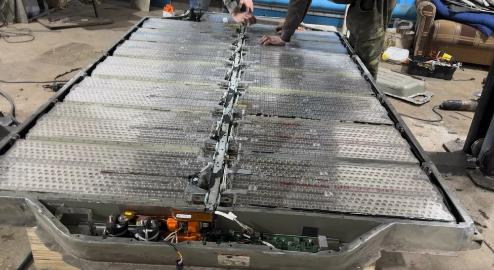 This is what the opened battery looks like.