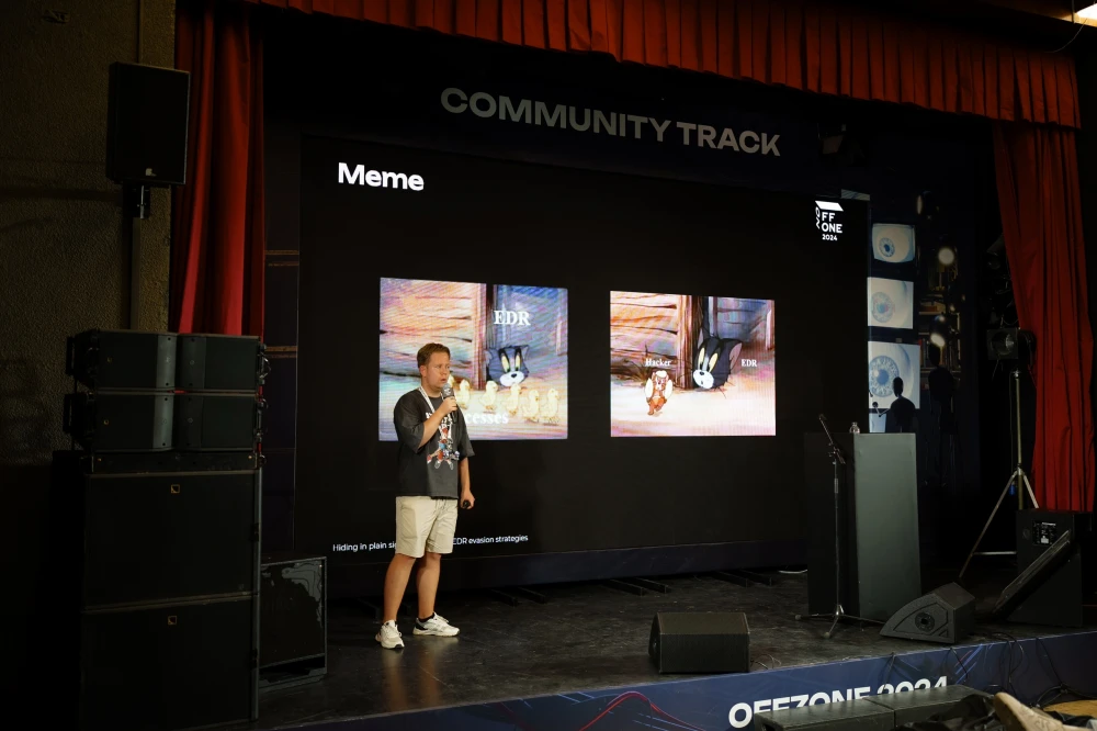   
The OFFZONE speaker rehearses the presentation in front of the organizing team  
