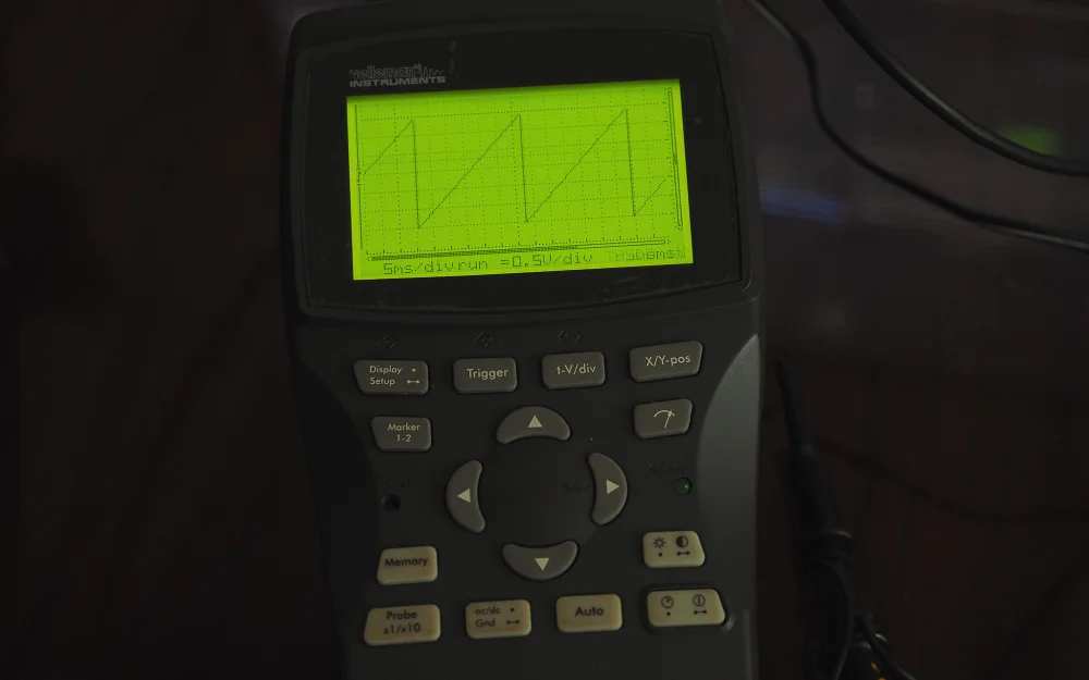 Velleman HPS40 — compact oscilloscope from 2002