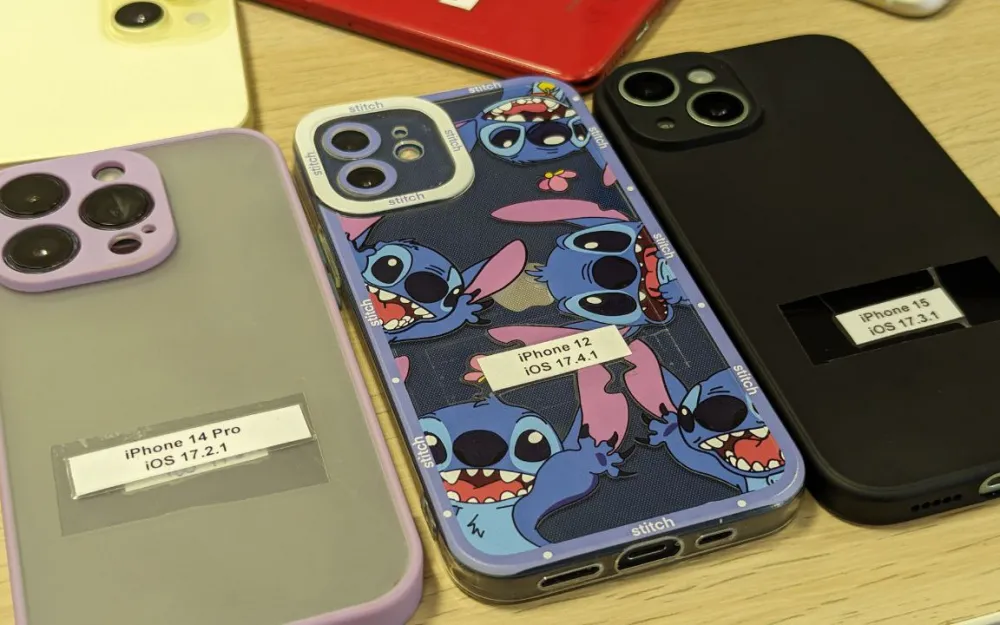 Compact device holder for travel