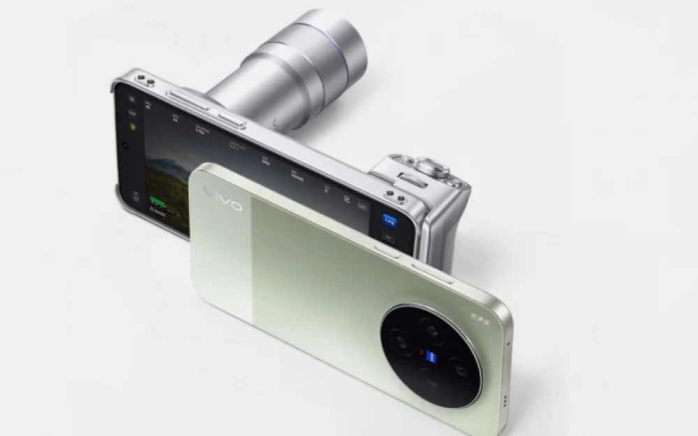 Vivo X300 Ultra: Flagship Camera Phone with External Lenses and Filming Accessories